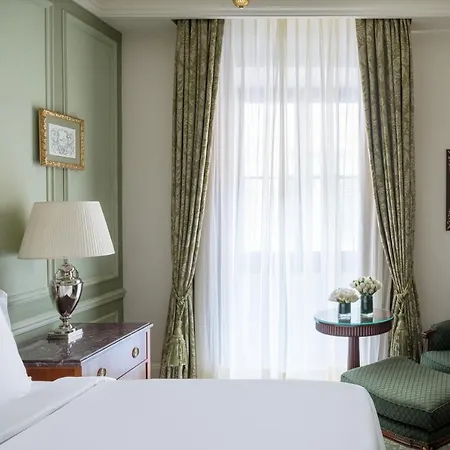 Отель Four Seasons 5*