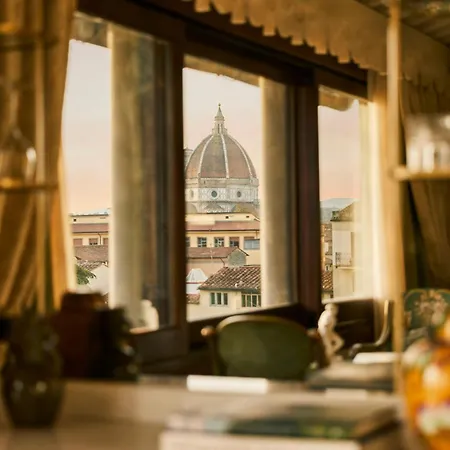 Four Seasons Hotel 5*