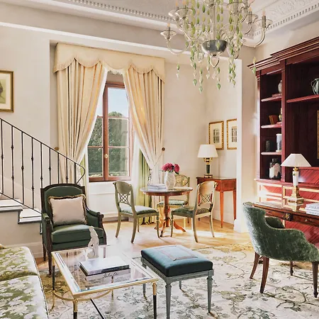 Four Seasons Hotel