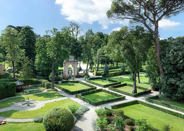 Four Seasons 5* Florence