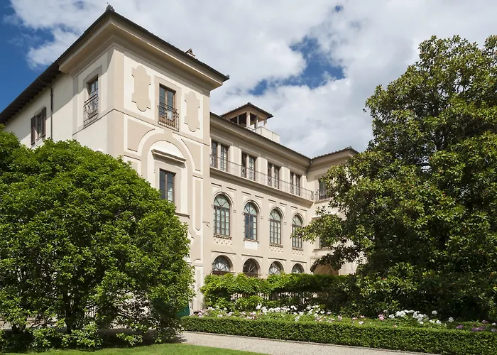 Four Seasons Hotel 5*