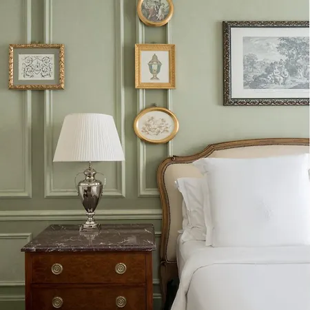 Four Seasons Hotel 5*